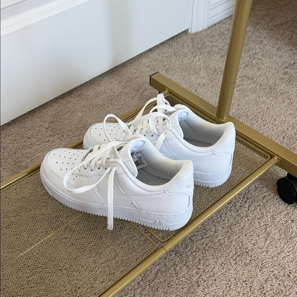 Nike Air Force 1 size 8.5 - Picture 2 of 4